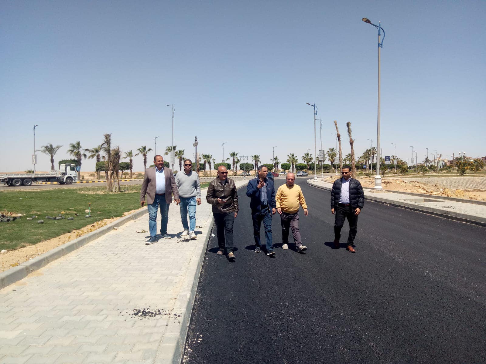 رئيس جهاز مدينة بدر يتفقد أعمال تطوير الطرق ومداخل الأحياء السكنية